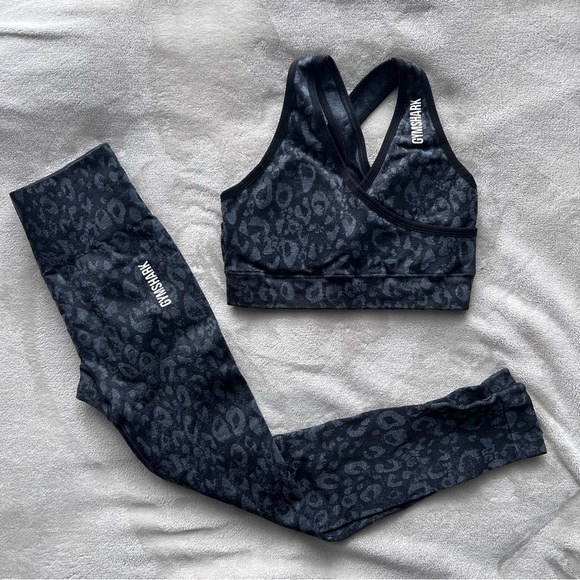 GYMSHARK Adapt Seamless Animal Sports Bra and Leggings – Black - Picture 1 of 8